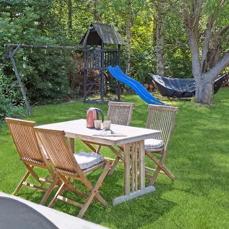 2 Bedroom Cozy In Stege