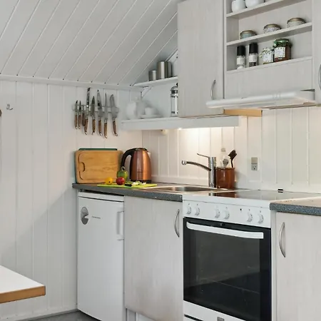 2 Bedroom Cozy In * Stege