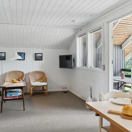 2 Bedroom Cozy In Holiday home *