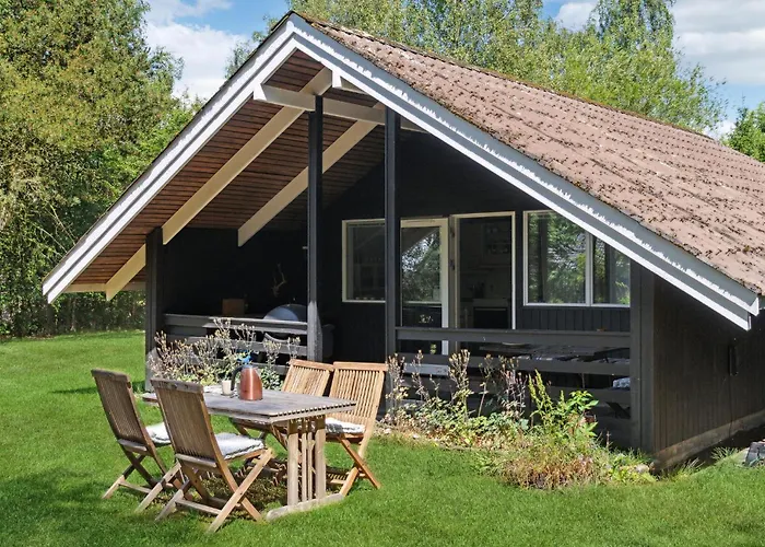 2 Bedroom Cozy In Stege