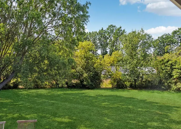 2 Bedroom Cozy In Stege